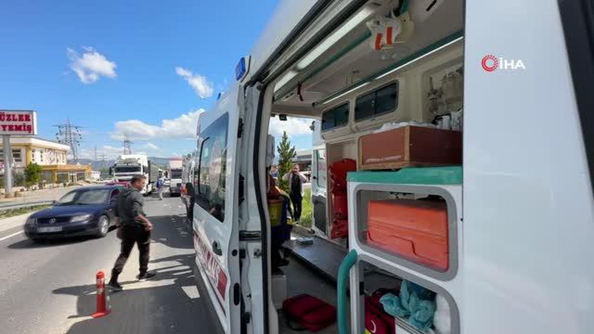 Elazığ'da iki otomobil çarpıştı: 2 yaralı