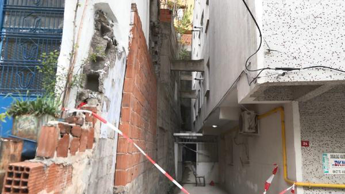İstinat duvarı çöktü, 5 bina boşaltıldı