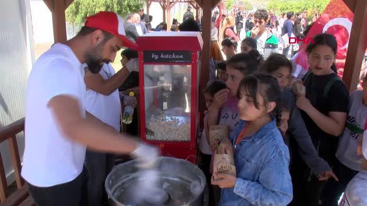 GÖNÜLLÜ ÖĞRETMENLERİN TEK KONTEYNERDEKİ ÇALIŞMASI, EĞİTİM KÖYÜNE DÖNÜŞTÜ