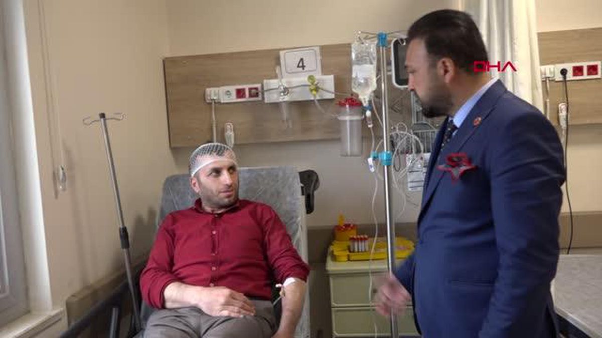 HEYELANLA KAPANAN YOLU TEMİZLERKEN BAŞINA TAŞ DÜŞEN PARTİLİ YARALANDI