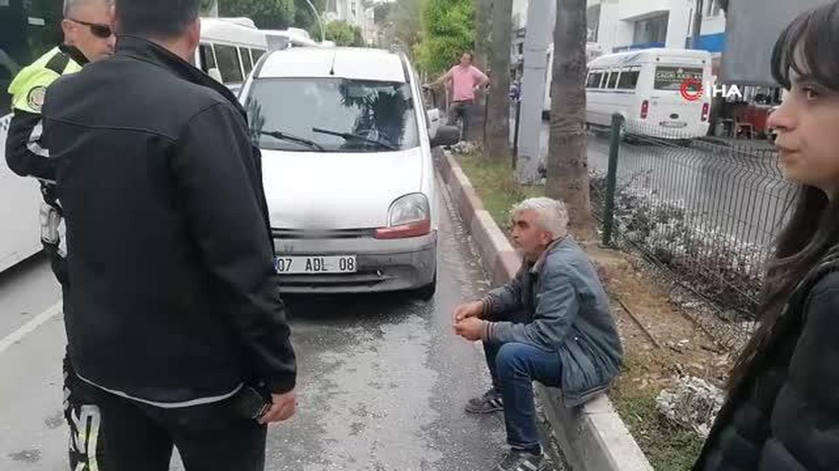 Direksiyon başında sızan sürücüden ilginç savunma: Hayvanım balkondan düştü. İçiyorsam sebebi var
