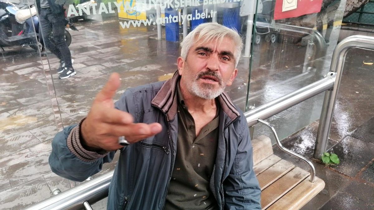 Kırmızı ışıkta direksiyon başındı sızdı, 'İçiyorsam sebebi var' dedi