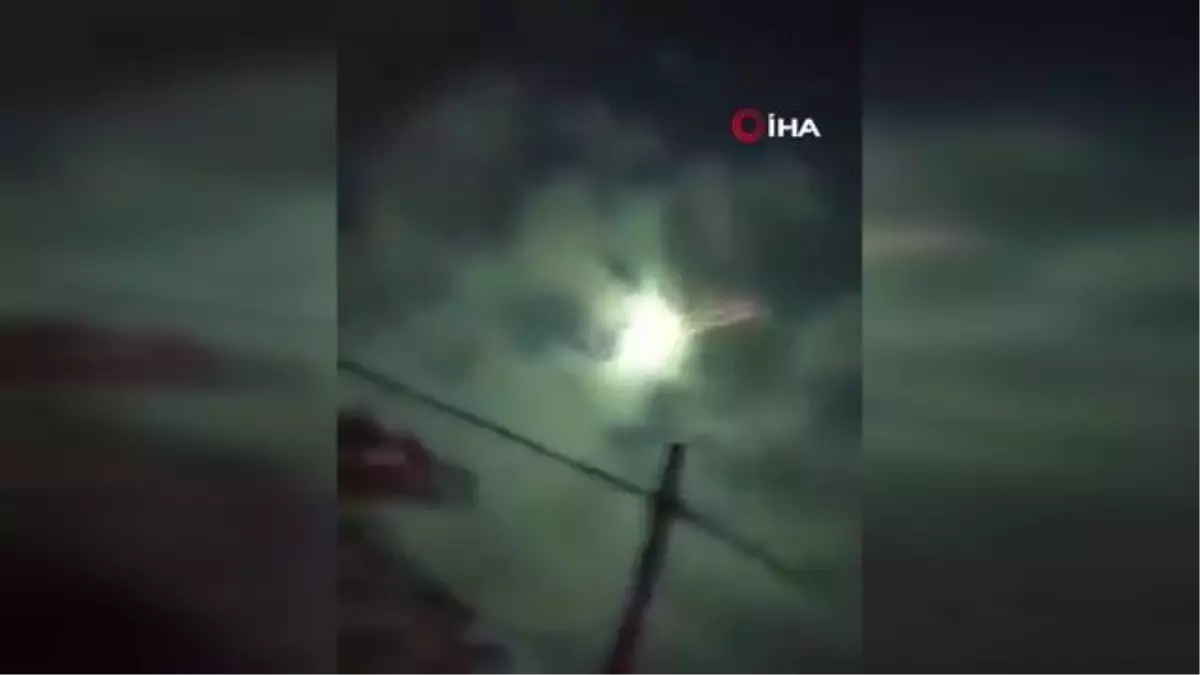 Meksika'da göktaşı geceyi aydınlattı