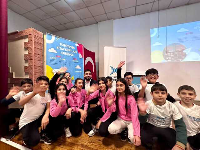 111 bin ortaokullu genç aynı anda sınava girdi 111 bin ortaokullu genç aynı anda sınava girdi