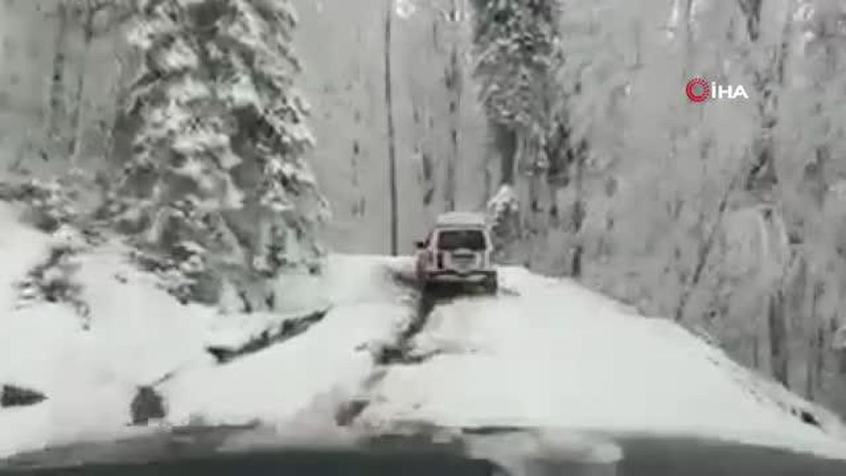Baharda yağan karın tadını böyle çıkarttılar