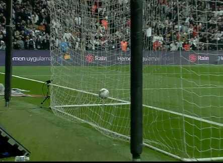 G.Saray'dan inanılmaz hata! Hadziahmetovic ikramı geri çevirmedi, Beşiktaş yine geri döndü