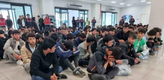 İstanbul'dan 138 düzensiz Afgan göçmen ülkelerine gönderildi