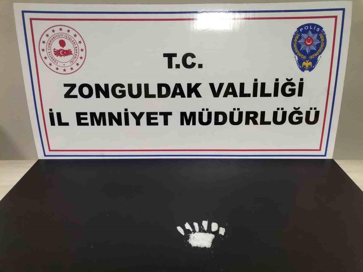 Kdz Ereğli'de uyuşturucu operasyonu: 2 gözaltı