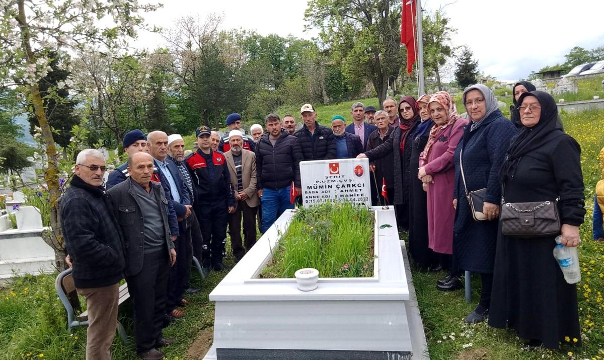 Şehit piyade uzman çavuş kabri başında anıldı