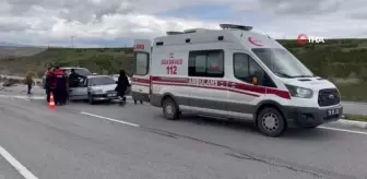 Sivas' ta trafik kazası: Arazi aracının otomobile çarpmasıyla 8 kişi yaralandı
