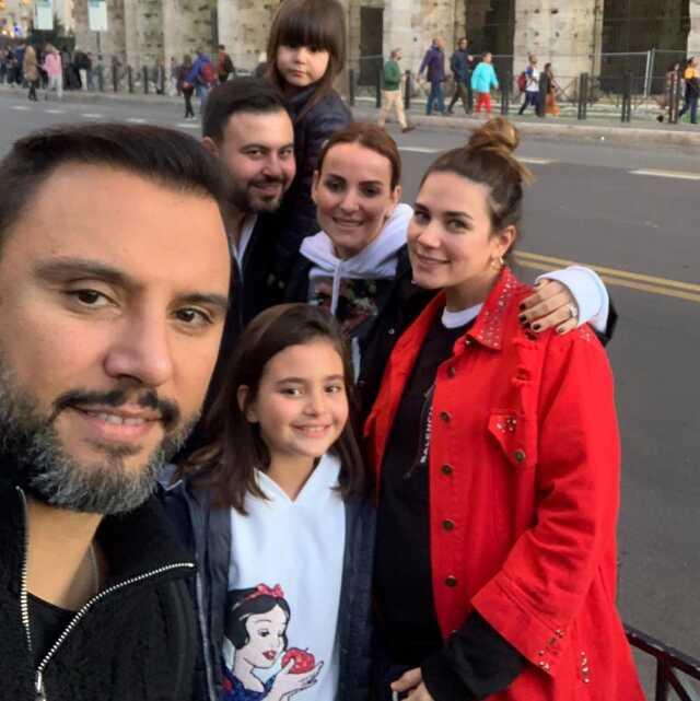 Alişan, kaybettiği kardeşinin ailesine 30 milyon TL'lik ev aldığı iddiasını yalanladı Alişan, kaybettiği kardeşinin ailesine 30 milyon TL'lik ev aldığı iddiasını yalanladı