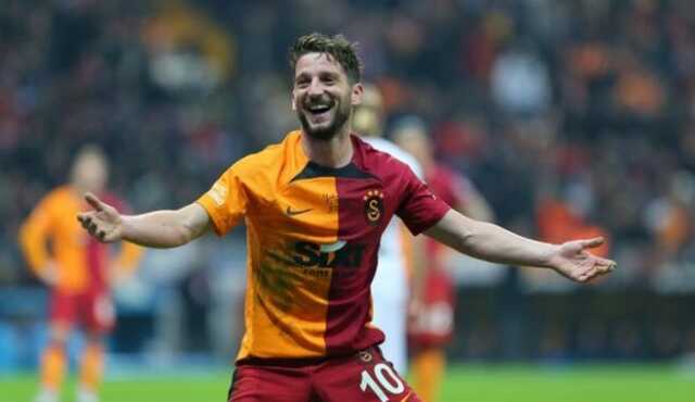 Beşiktaş maçına ilk 11'de başlayan Dries Mertens'in sözleşmesi 1 yıl daha uzadı