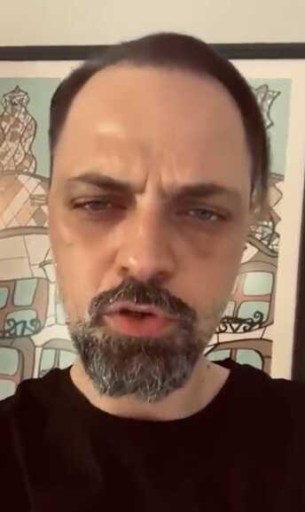 Bin pişman! Ünlü sanatçı Ertan Saban, Galatasaraylı taraftarlardan özür diledi