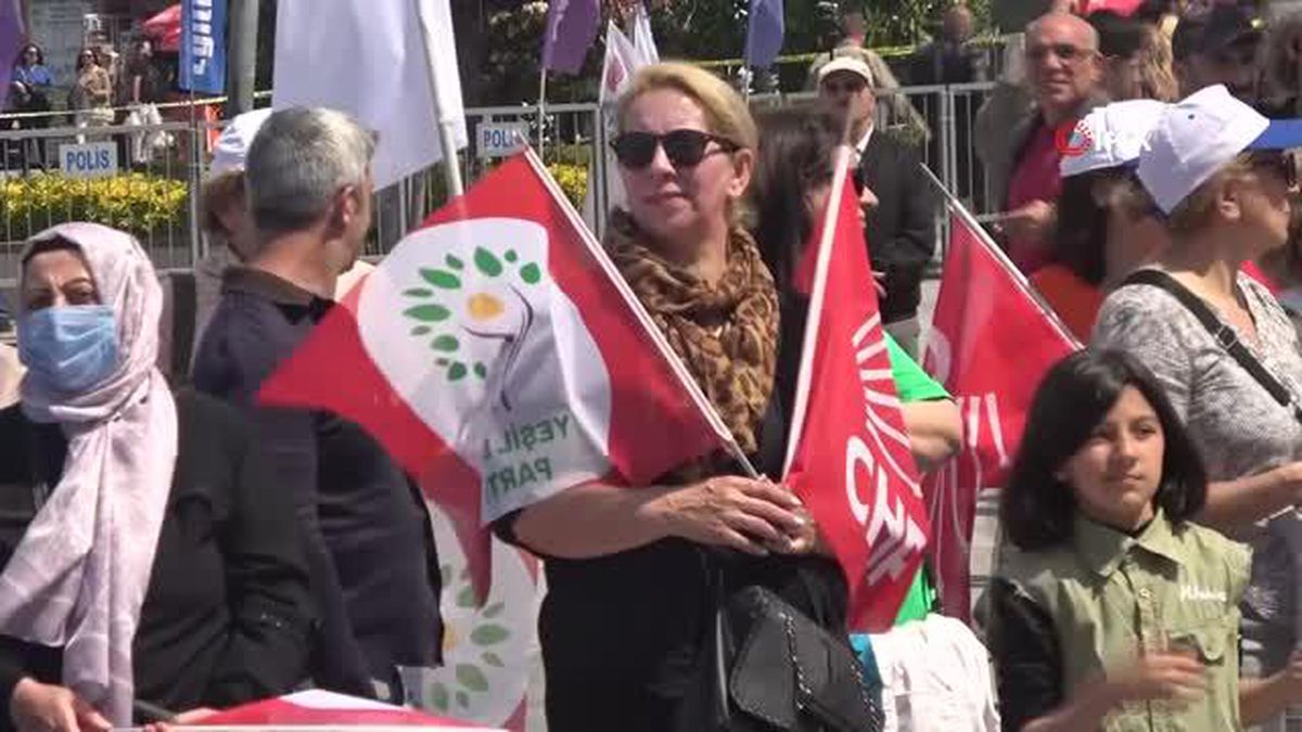 CHP ve HDP, 1 Mayıs'ı Yalova'da kol kola kutladı