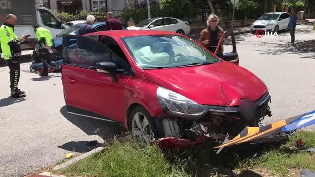 İki otomobilin çarpıştığı kazada 2 kişi yaralandı