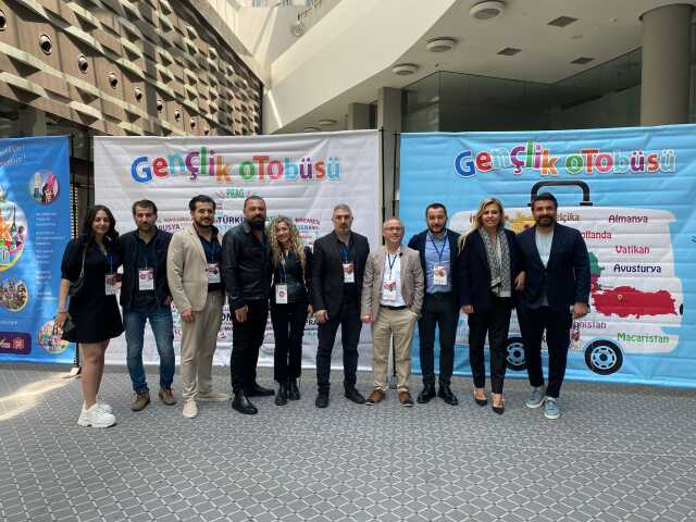 550 Genç Türkiye Gençlik Buluşması için Pullman İstanbul Hotel'de bir araya geldi. 550 Genç Türkiye Gençlik Buluşması için Pullman İstanbul Hotel'de bir araya geldi.