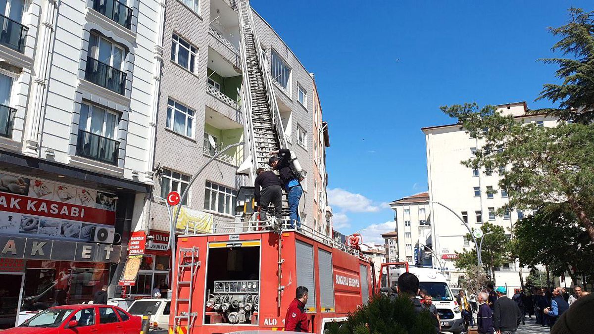 Apartmanda yangın paniği