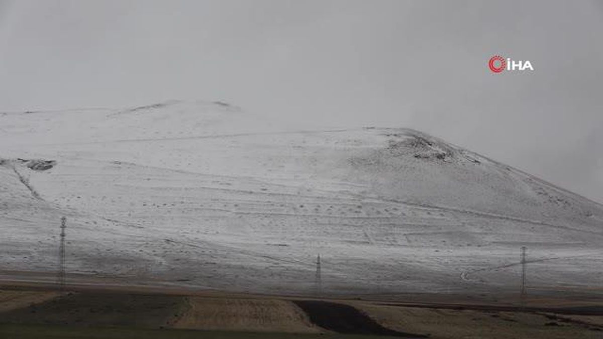 Ardahan dağları Mayıs ayında beyaza büründü