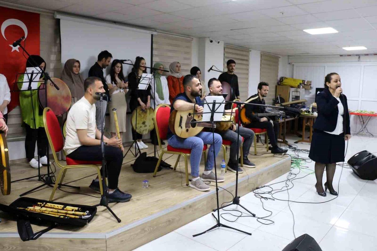 Batman'da depremzedelere konser
