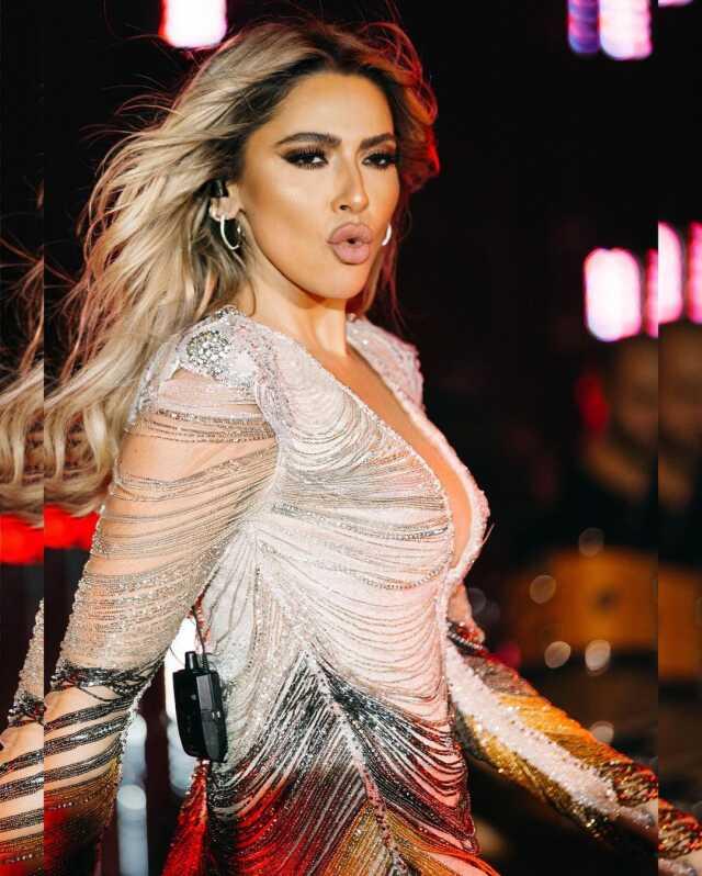 Cesur pozlarına alışık olduğumuz Hadise'de olay yaratacak fotoğraf! Kalçasını paylaştı Cesur pozlarına alışık olduğumuz Hadise'de olay yaratacak fotoğraf! Kalçasını paylaştı