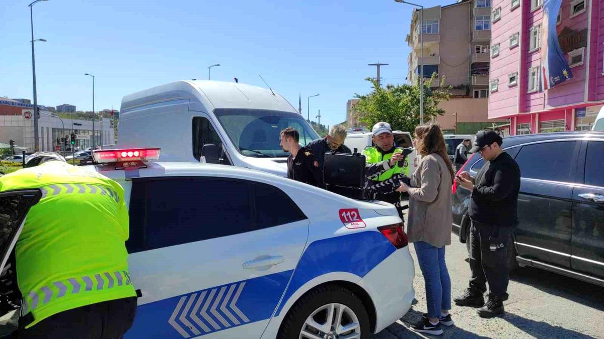Ereğli'de trafik kazası: 2 yaralı