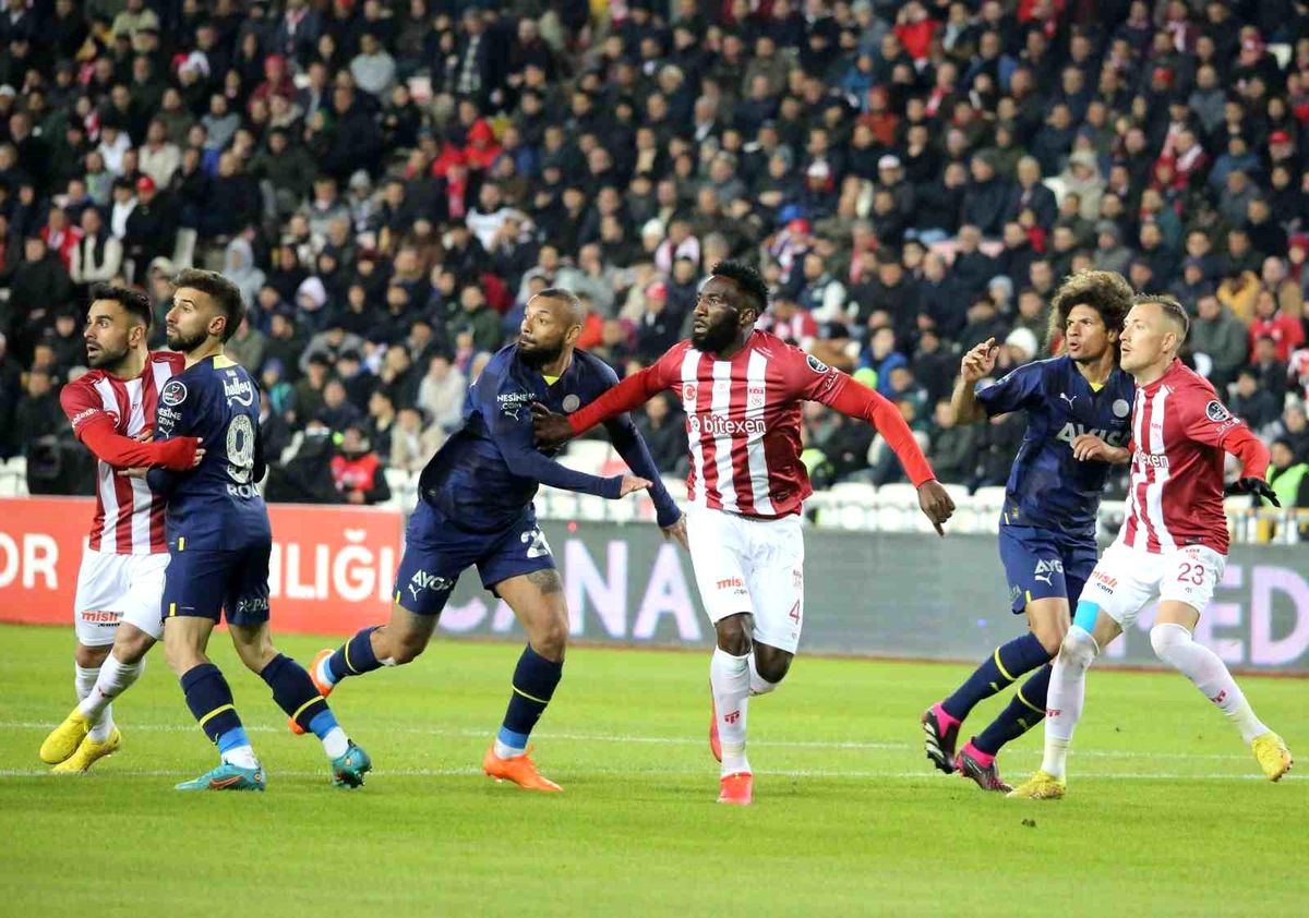 Fenerbahçe, Sivas'ta avantaj peşinde