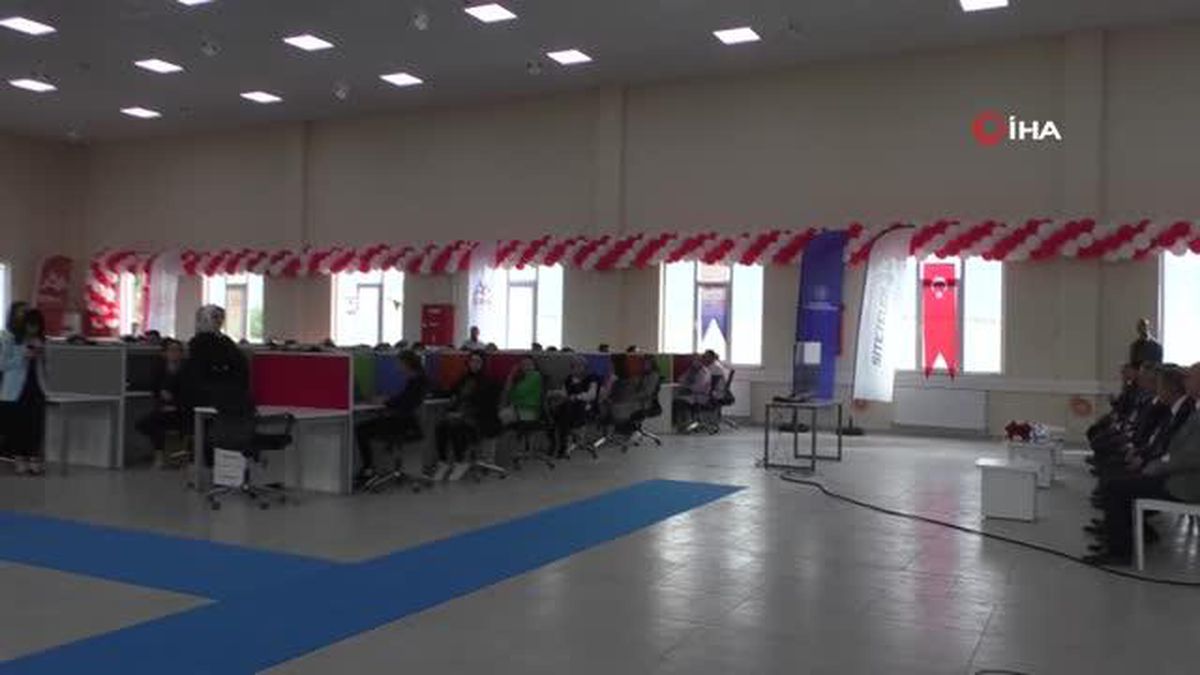 Iğdır'da çağrı merkezinin açılışı, bakanların canlı bağlantısı ile yapıldı