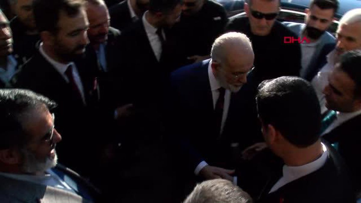 KARAMOLLAOĞLU CUMHURBAŞKANI HESAP VEREBİLMELİDİR