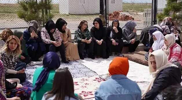 Kılıçdaroğlu, Van'da 12 yıldır konteynerde yaşayan depremzede ailelere söz verdi: İlk önce onlara gideceğim, bütün sorunlarını çözeceğim Kılıçdaroğlu, Van'da 12 yıldır konteynerde yaşayan depremzede ailelere söz verdi: İlk önce onlara gideceğim, bütün sorunlarını çözeceğim