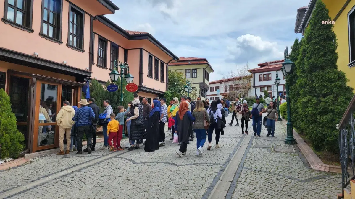 Eskişehir'de turizm sezonu açıldı: 60 binden fazla turist ziyaret etti