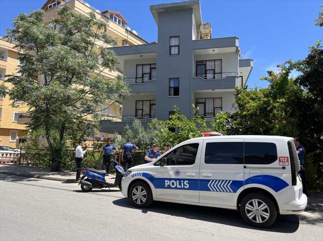 Alanya'da oğlunun öldürdüğü öne sürülen kadının cesedi gardıropta bulundu