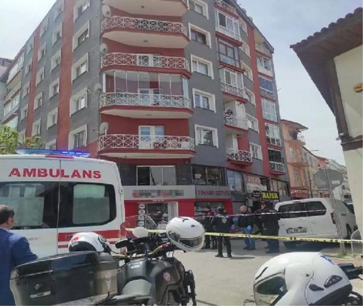 Uşak'ta 2 aylık bebeği balkondan atan kadın gözaltına alındı