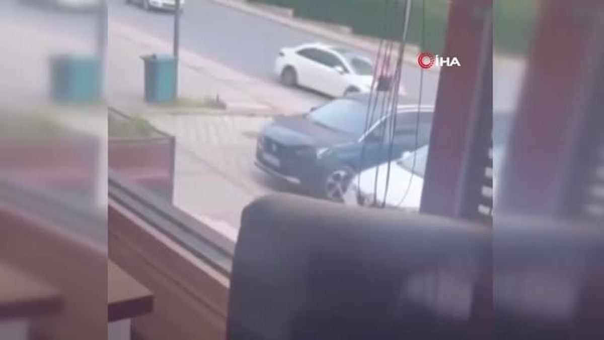 Başakşehir'de film sahnelerini aratmayan olay: Pompalı tüfekli kişiye müdahale ederken silah böyle patladı