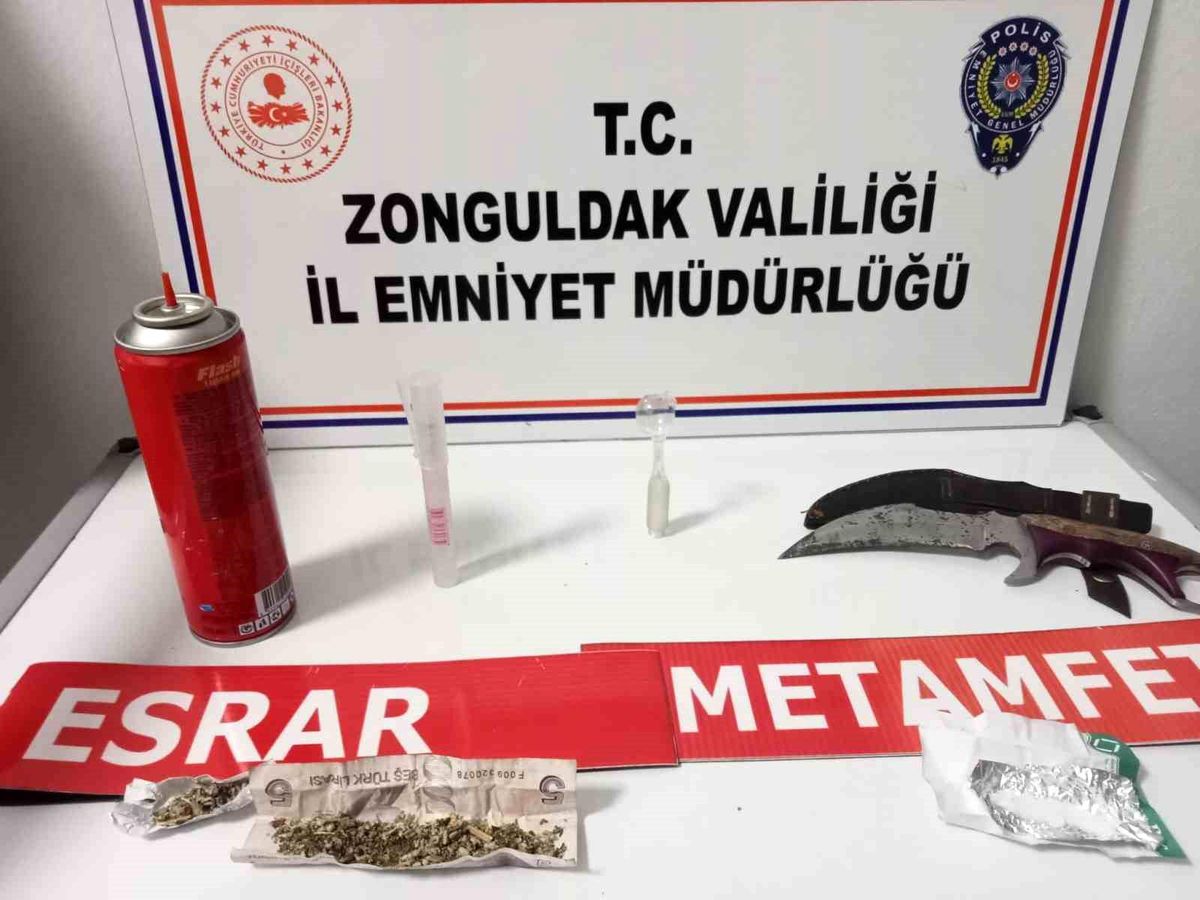 Çaycuma'da şüpheli araçta uyuşturucu çıktı: 2 gözaltı