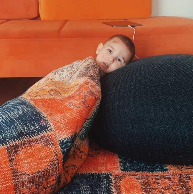 Fenomen yazar Pucca, 3. kattan düşen oğlunun ameliyat sonrası halini paylaştı Fenomen yazar Pucca, 3. kattan düşen oğlunun ameliyat sonrası halini paylaştı