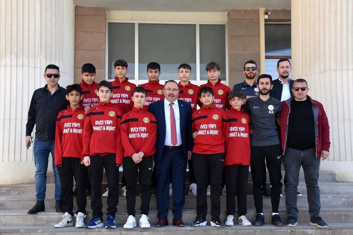 Futsal Yıldızlar Takımı'ndan nağmalup şampiyon oldu
