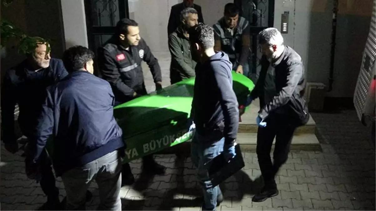 Gönül ilişkisi yaşadığı kadını başından vurup intihara kalkıştı