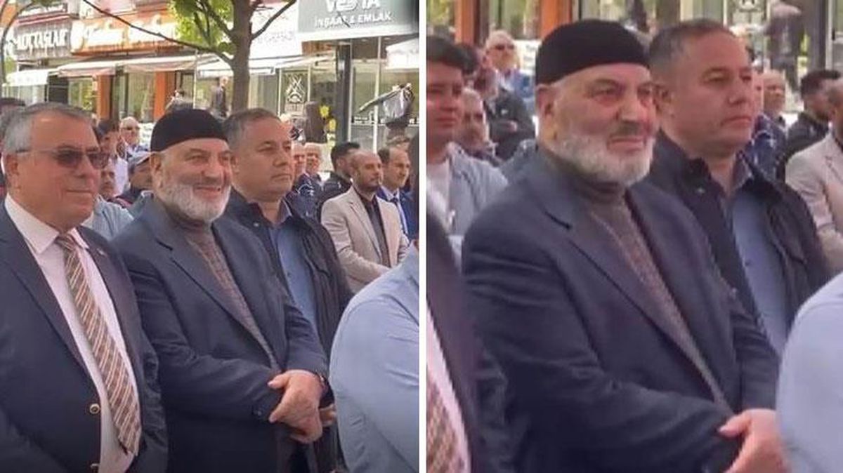Bakan Koca'nın konuşmasını dinleyen babası duygulandı