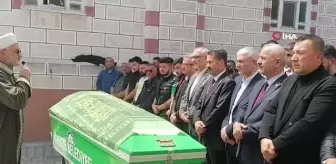 Kendisini kargocu olarak tanıtan şüpheli tarafından öldürülmüştü, defnedildi