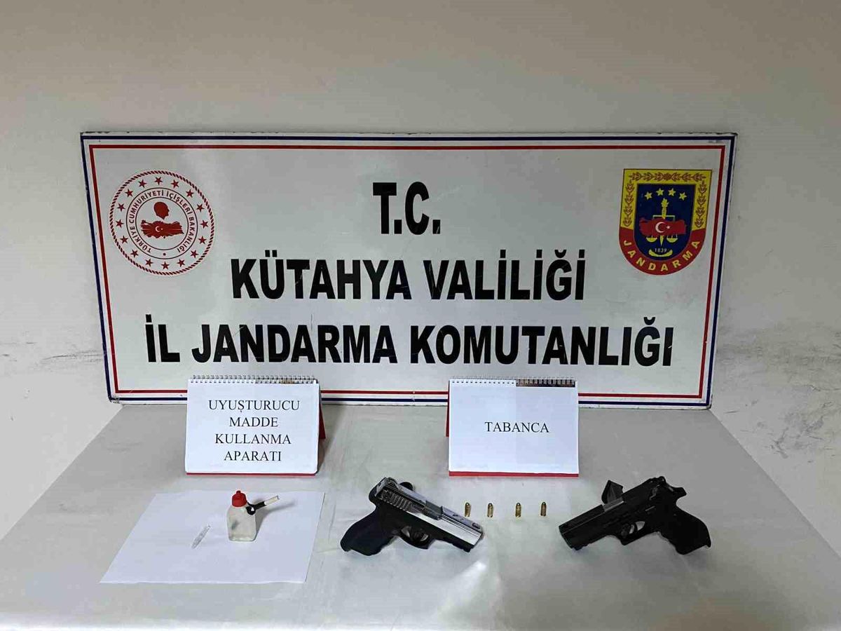 Kütahya'da jandarmanın nisan ayındaki uyuşturucu operasyonlarında yakalanan 56 şüpheliden 5'i tutuklandı