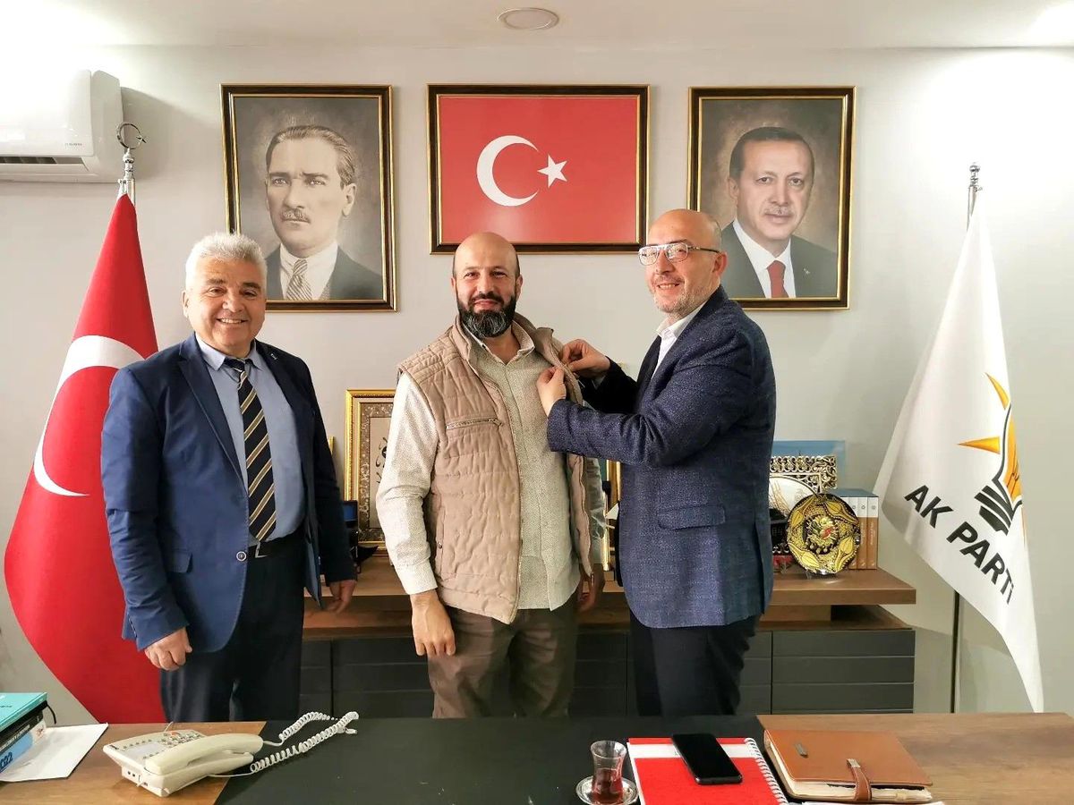 Kütahya Pazarcılar Odası Başkanı Hakan Akdaş, AK Parti'ye üye oldu