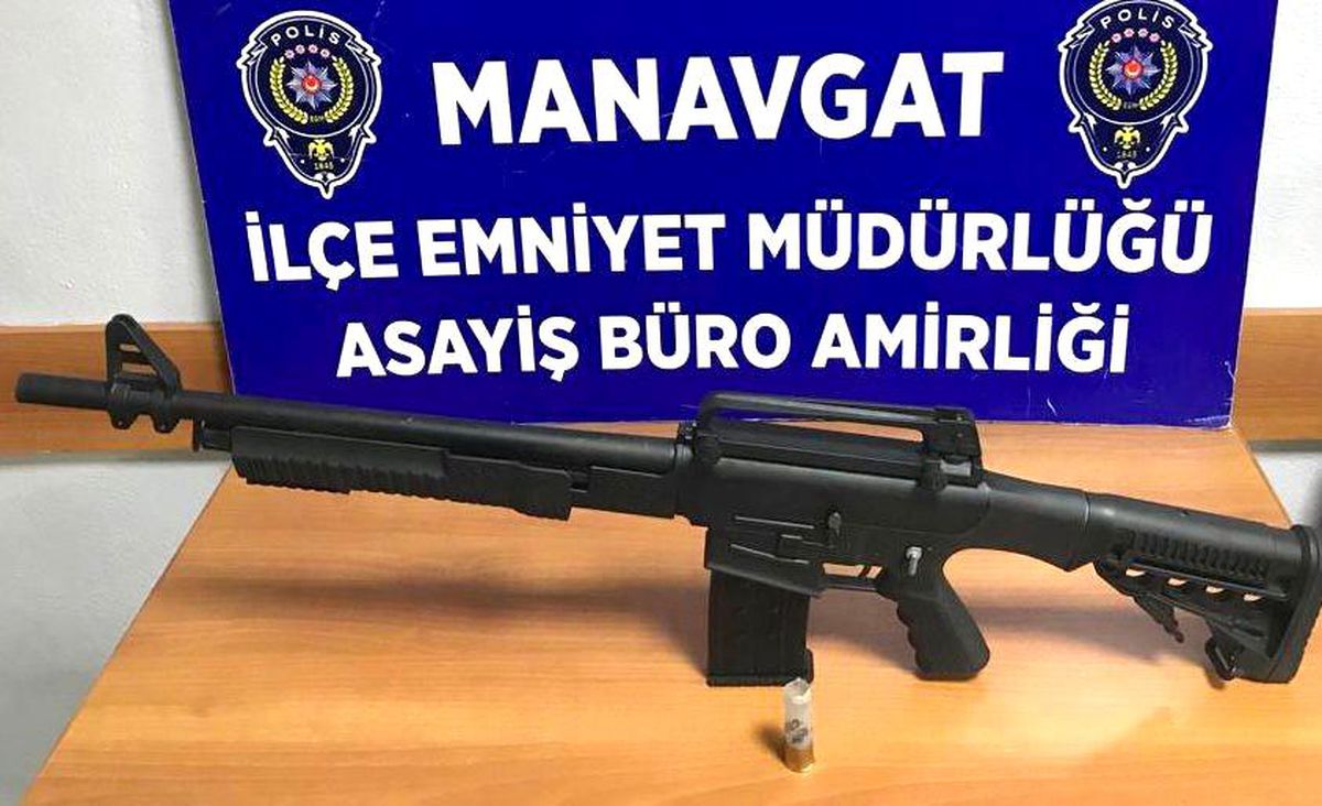 Manavgat'ta aranan 20 şüpheli tutuklandı