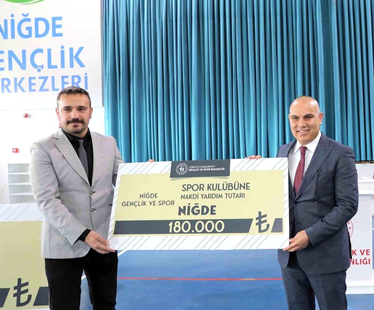 Niğde'de amatör spor kulüplerine 1 milyon yardım yapıldı