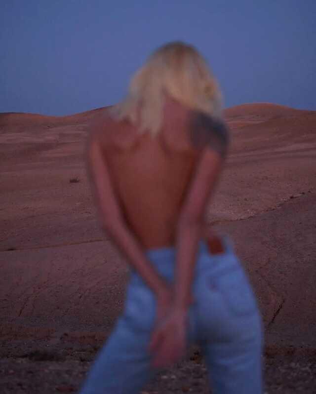 Pek bir cesur! Didem Soydan, üstsüz şekilde art arda pozlar verdi