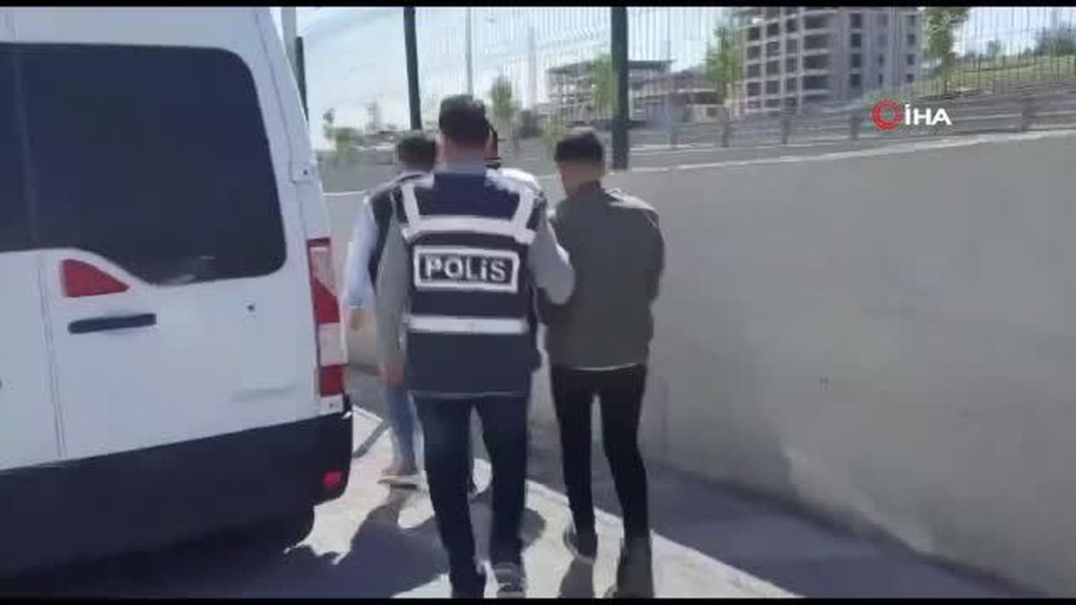 Şanlıurfa'da çalıntı otomobil ve motosiklet operasyonunda 2 tutuklama
