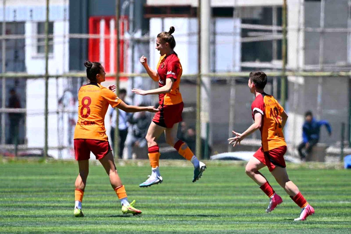 Turkcell Kadın Futbol Süper Ligi: Amed Sportif Faaliyetler: 1 Galatasaray: 5
