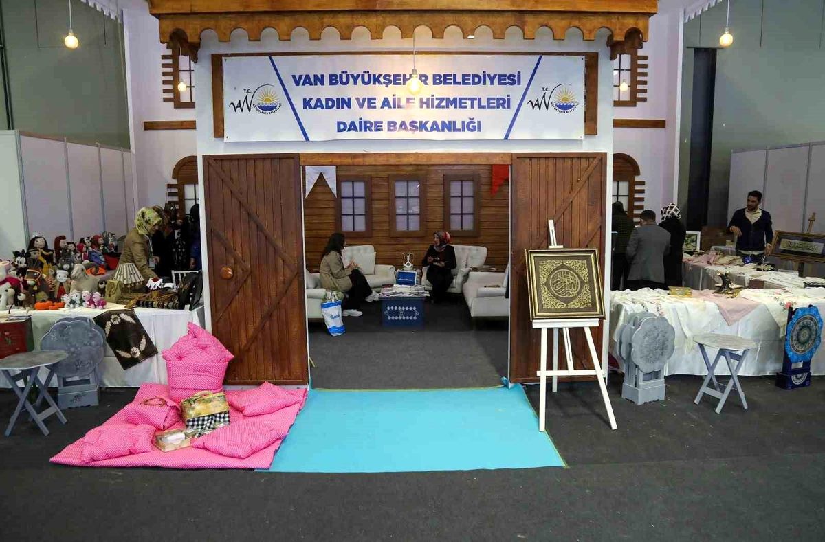Van Büyükşehir Belediyesi 'Doğu Anadolu Tarım Hayvancılık ve Gıda Fuarı'nda yerini aldı