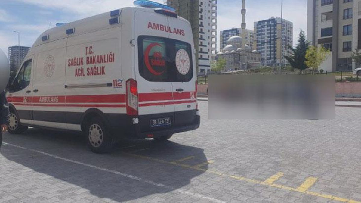 8'inci sınıf öğrencisi, para istediği kız öğrenciyi bıçakladı