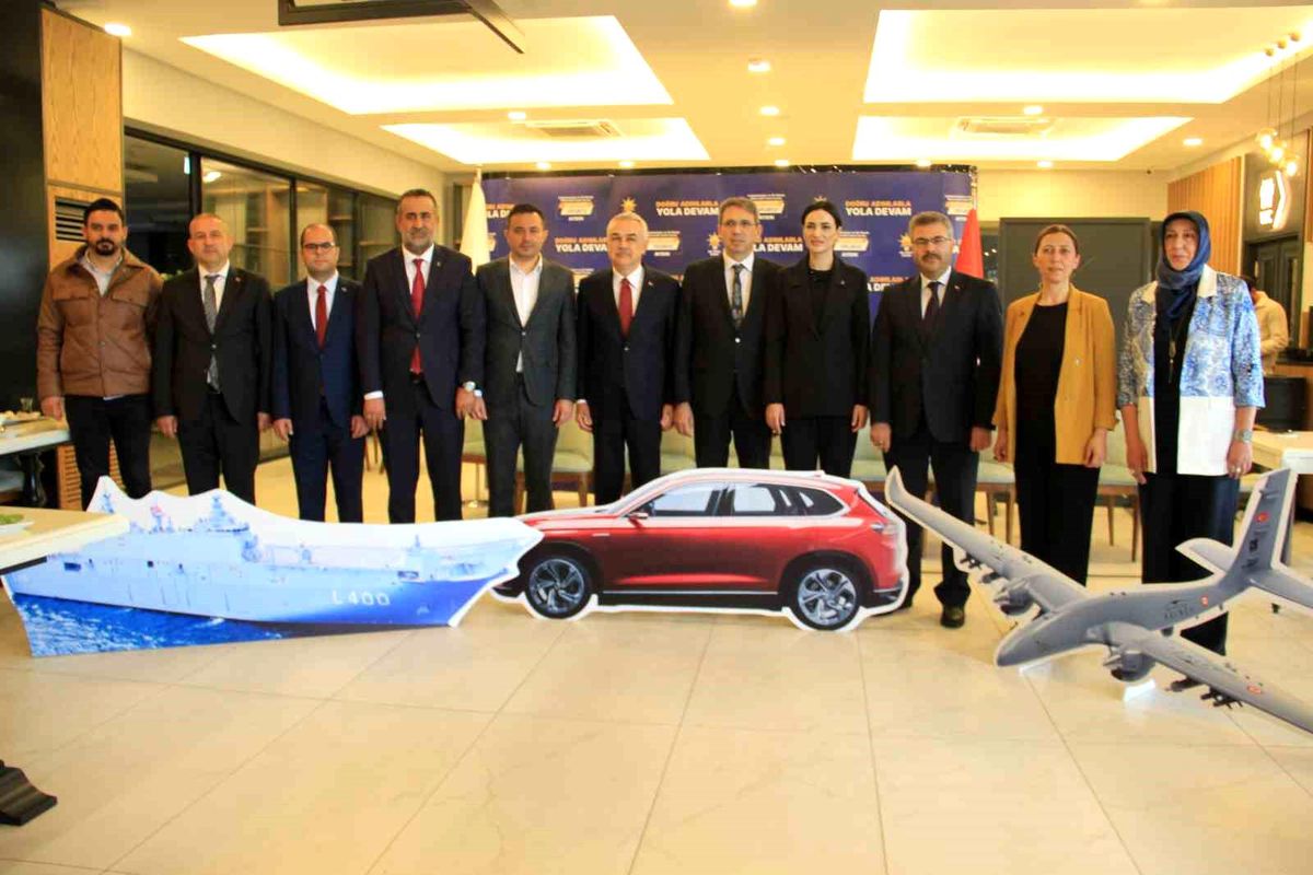 AK Parti Aydın İl Teşkilatı'ndan İHA, SİHA, TCG Anadolu ve TOGG'lu basın toplantısı