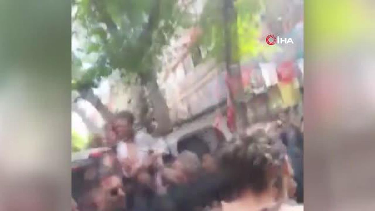 Bağımsız milletvekili adayının seçim çalışmaları sırasında gergin anlar kamerada